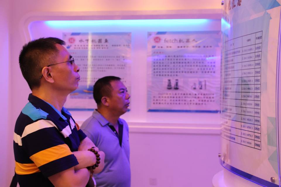 17.10.02 动漫屋
成功举办1987届校友30周年毕业聚会373c8a2b56d0acab