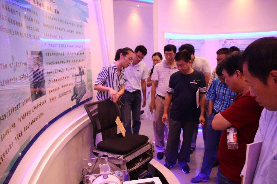 17.10.02 动漫屋
成功举办1987届校友30周年毕业聚会-6000db2d2c1ba1c0