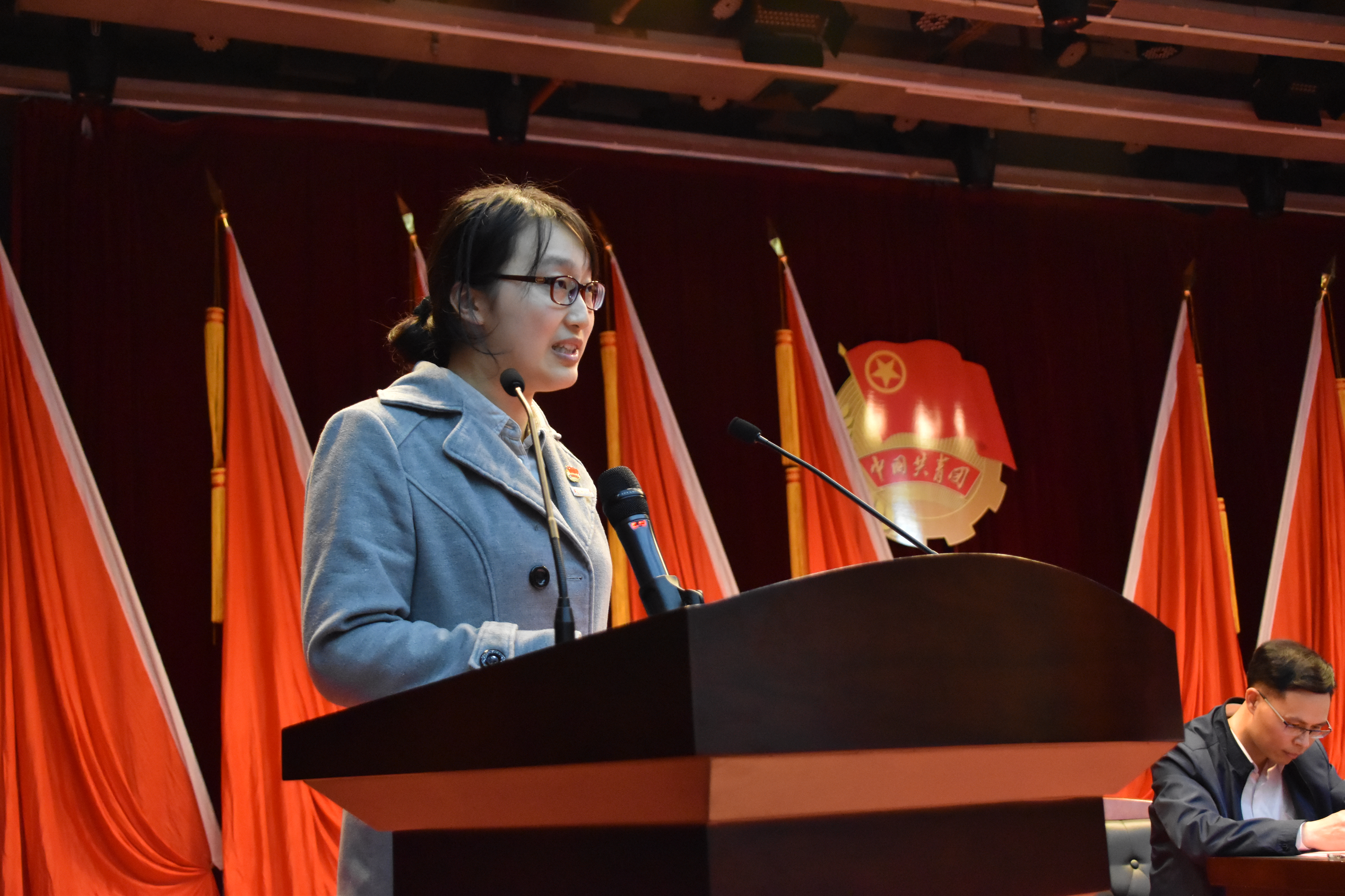 本科生代表李文岚发言